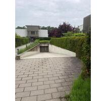 Privater Garagenparkplatz mit beheizter Einfahrt in Tutzing