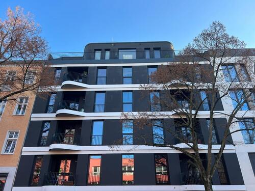 Foto - Exklusive vollmöblierte 4-Zimmer-Wohnung mit zwei Balkonen in ruh