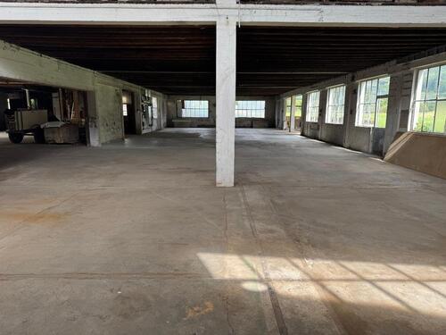 Foto - 510m² Lager- Produktionshalle in 97799 Eckarts zu vermieten