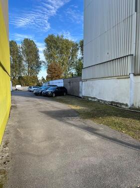 Foto - Autohandel mit Büro, KFZ-Handel, Grundstück, Autoplatz,Stellplatz