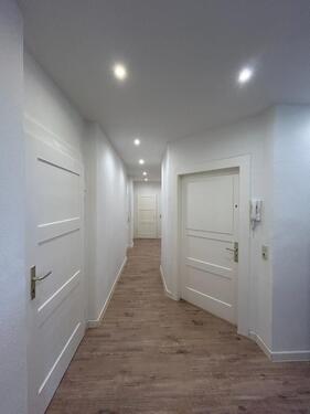 Foto - HIER STAUNT JEDER! ZENTRALER FAMILIENTRAUM - 5 Zimmer, 2 Bäder, EBK & viel Licht