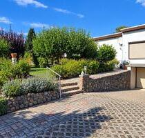 Einfamilienhaus mit massivem Pool, Tiefgarage, 776 m² Grundstück - Gartz (Oder)