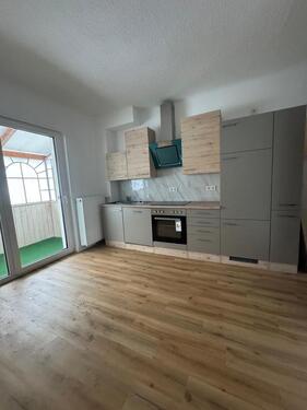 Foto - Frisch renovierte 3-ZKB-Wohnung mit neuer EBK & Balkon