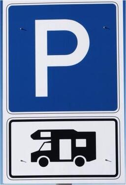 Foto - Stellplatz Wohnmobil Anhänger größere PKW Parkplatz Nellingen