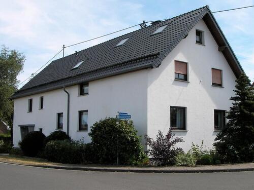 Foto - 6 Zimmer Doppelhaushälfte in Schuld