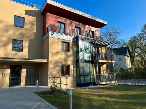 Foto - Bezugsfrei: Lichtdurchflutete 2-Zimmer-Wohnung auf ca. 70 m² mit Aufzug, Balkon, hohen Decken, Tiefgarage, energieeffizient!