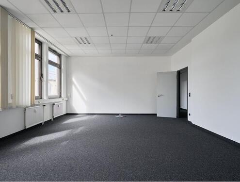 Foto - Jetzt einziehen und durchstarten: Ihr renoviertes Büro im 3. OG wartet auf Sie!