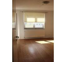 Renovierte 3-Zi.-Wohnung mit Balkon und Einbauküche ab sofort - Frankfurt am Main Eschersheim