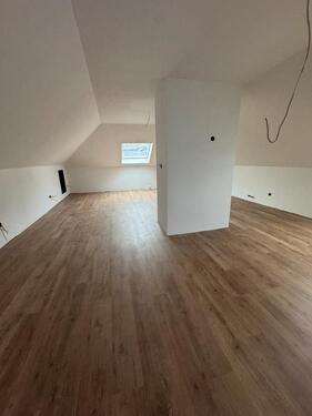 Foto - Erstbezug nach Kernsanierung 85 m² Dachgeschosswohnung Felsberg