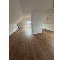 Erstbezug nach Kernsanierung 85 m² Dachgeschosswohnung Felsberg