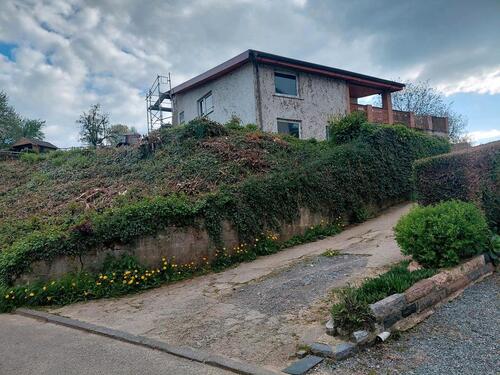 Foto - Sanierungsbedürftiges Einfamilienhaus in ruhiger Lage