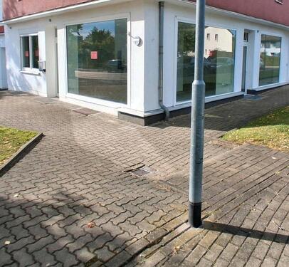 Foto - Helle großzügige Laden - Bürofläche