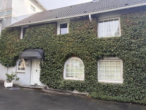 Foto - Mehrfamilienhaus mit 4 Wohnungen und Praxis in zentraler