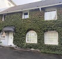 Mehrfamilienhaus mit 4 Wohnungen und Praxis in zentraler - Lüdenscheid