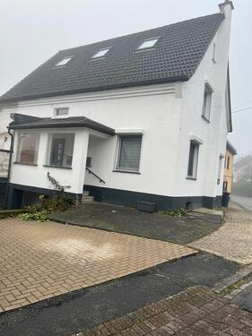 Foto - 4,5 ZKDB Straßenhaus Ortskern - 1.100,00 EUR Kaltmiete,