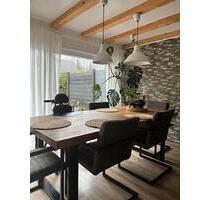 Saniertes Reihenmittelhaus mit 4 Zimmern und 2 Garagen - Hückeswagen