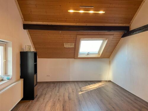 Foto - Wohnung DG - 400,00 EUR Kaltmiete, ca.  60,00 m²