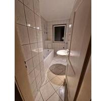 Schöne Wohnung mit Balkon nahe Bahnhof - Bilder auf Anfrage - Kitzingen