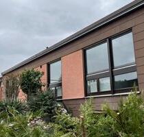 Freistehender Bungalow mit 2 Appartements (provisionsfrei) - Würzburg Dürrbachau