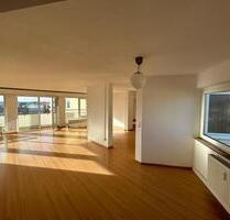 Helle Wohnung mit großzügigem Balkon und vielseitigem Grundriss - Mörfelden-Walldorf