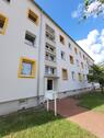 Foto - 2- Zi. Whg. mit Tageslichtbad, Wohnküche & Laminat