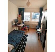 Schöne 3 Zimmer WG-Wohnung zuvermieten - Karlsruhe Neureut