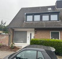 Sanierte Doppelhaus Hälfte in Neuss Weißenberg + Garage