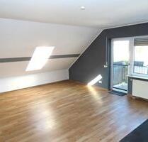 Gepflegte 2 ZKB mit EBK, Balkon und Stellplatz in KS-Niederzwehren - Kassel