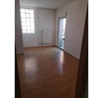 Die 3.5 Zi-Wohnung in EG mit Terrasse und Einbauküche ab 01.06.26 - Stuttgart Zuffenhausen