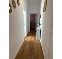 Helle 3-Zimmer-Wohnung mit Balkon in der Feldstadt - Schwerin