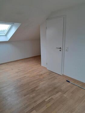 Foto - 2 Zimmer Dachgeschosswohnung - 495,00&nbsp;EUR Kaltmiete, ca.&nbsp; 45,00&nbsp;m&sup2;