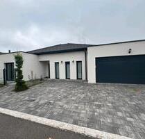 Einfamilienhaus BUNGALOW - 659.000,00&nbsp;EUR Kaufpreis, ca.&nbsp; 160,00&nbsp;m&sup2; in Breisach am Rhein (PLZ: 79206)