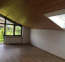 1-Zimmer-Dachgeschosswohnung mit Stellplatz zu vermieten - Nickenich