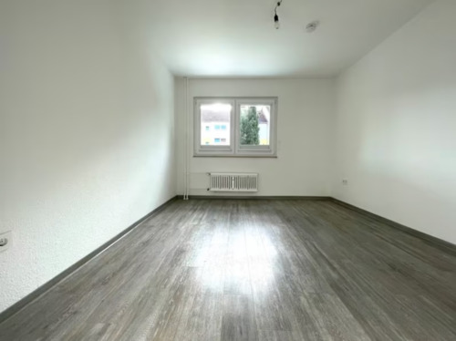 Foto - 3-Zimmer-Wohnung mit Balkon, EBK, Stellplatz - direkt bezugsfrei