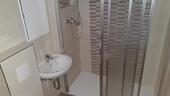 Foto - Kleine 4-Raum-Wohnung mit Dusche in der Kustrenaer Straße
