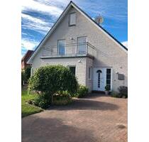 Einfamilienhaus mit Garage und Stellplätzen - Witzwort