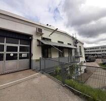 Vielseitig nutzbare Fläche mit Büros, Lager und Rolltor – Ideal für Ihr Business - München Aubing-Lochhausen-Langwied