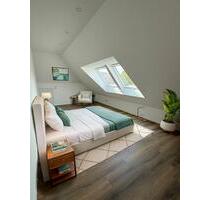 Bezugsfertig mit neuer Küche: Stilvolle 2-Zimmer-Dachgeschosswohnung zu vermieten - Diepholz