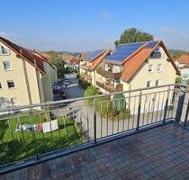 Lichtdurchflutete Dachwohnung mit Weitblick und großzügigem Balkon - Nossen