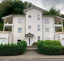 Terrassenwohnung in Bad Orb: 4 Zi., Balkon, Garten + Doppelgarage