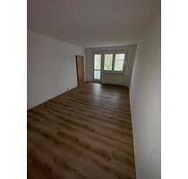 Helle geräumige 5-Raum-Wohnung mit Wannenbad, Balkon, Keller - Stralsund Knieper