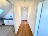 Foto - Größer als gedacht, 3 ZImmer, Renoviert