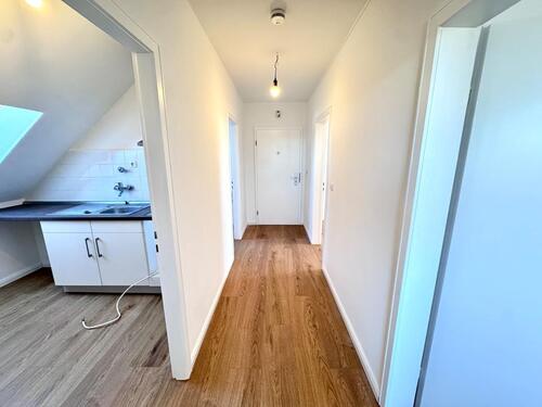 Foto - Größer als gedacht, 3 ZImmer, Renoviert