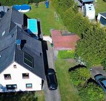 Zweifamilienhaus mit Einliegerwohnung, Pool & Wintergarten in Lox - Loxstedt