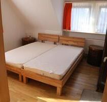 Stgt.- Rohr. 2- Zimmerwohnung, DG, teilmöbliert. - Stuttgart Vaihingen