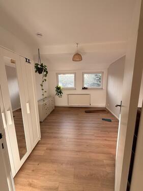 Foto - Zimmer in WG zur vermieten! - 600,00&nbsp;EUR Kaltmiete, ca.&nbsp; 90,00&nbsp;m&sup2;