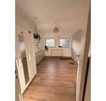 Zimmer in WG zur vermieten! - 600,00&nbsp;EUR Kaltmiete, ca.&nbsp; 90,00&nbsp;m&sup2; in Berlin (PLZ: 13467) Reinickendorf