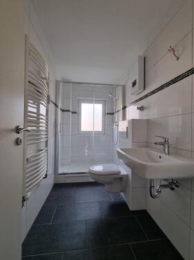 Foto - Bezugsfertig ab April 2026! Umfangreich renovierte 4-Zimmer-Wohnung mit Balkon in ruhiger Wohnlage