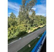 Und wann ziehen Sie zu uns? Drei Zimmer mit Balkon! - Celle