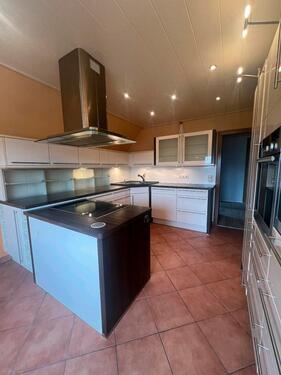 Foto - Großzügige 3-Zimmer-Wohnung (100 m²) mit Balkon – ruhige Lage